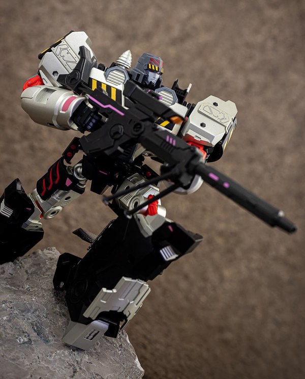 Reformatted R 40 Jaguar With Tyrantron Upgrade Kit From Mastermind Creations  (7 of 14)